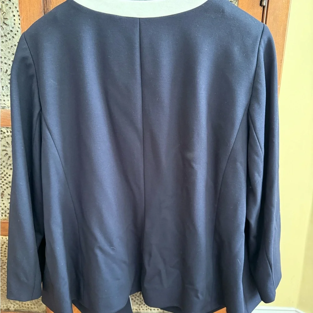 NWT: Talbots Women's Classic Navy Blazer with White Trim, 18W - Picture 6 of 8
